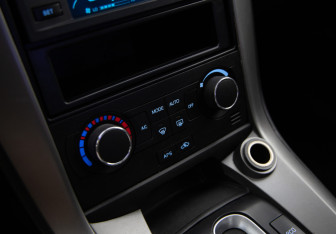 Подержанный автомобиль Chevrolet Captiva 2012 года (13 фото)