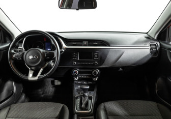 Подержанный автомобиль Kia Rio Sedan 2021 года (13 фото)