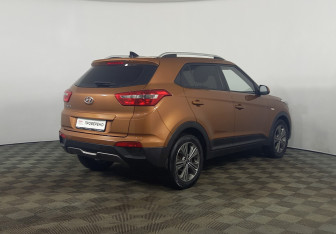 Подержанный автомобиль Hyundai Creta 2017 года (10 фото)