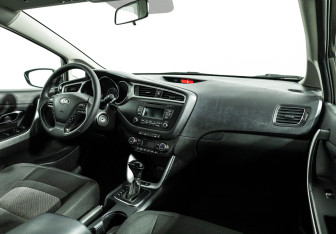 Подержанный автомобиль Kia Ceed Hatchback 2017 года (9 фото)