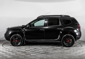 Подержанный автомобиль Renault Duster 2015 года (8 фото)