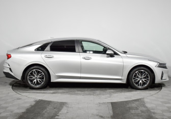 Подержанный автомобиль Kia K5 2021 года (4 фото)
