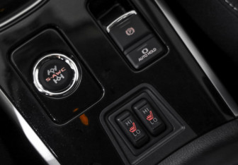 Подержанный автомобиль Mitsubishi Outlander 2020 года (16 фото)