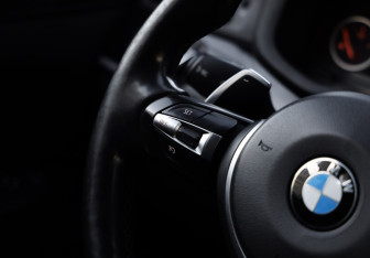 Подержанный автомобиль BMW X4 2016 года (13 фото)