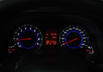 Подержанный автомобиль Infiniti FX 2008 года (13 фото)