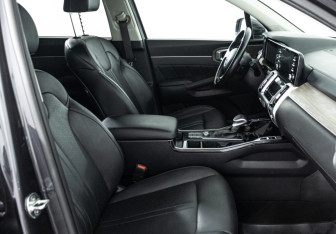 Подержанный автомобиль Kia Sorento 2021 года (15 фото)