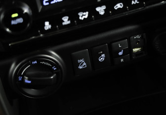 Подержанный автомобиль Toyota Fortuner 2017 года (18 фото)