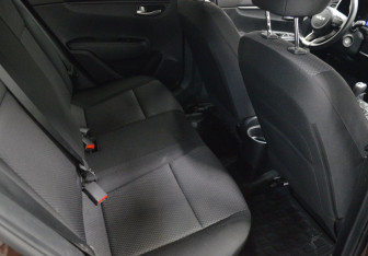 Подержанный автомобиль Kia Rio Hatchback 2021 года (13 фото)
