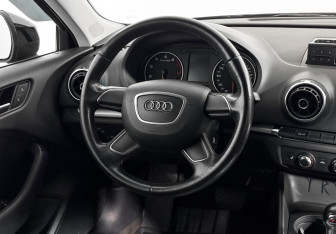 Подержанный автомобиль Audi A3 Hatchback 2013 года (16 фото)
