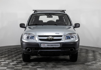 Подержанный автомобиль Chevrolet Niva 2014 года (2 фото)