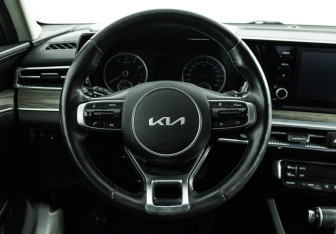 Подержанный автомобиль Kia K5 2022 года (22 фото)