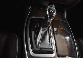 Подержанный автомобиль Infiniti QX60 2018 года (20 фото)