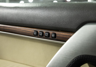 Подержанный автомобиль Toyota Land Cruiser Suv 2015 года (43 фото)