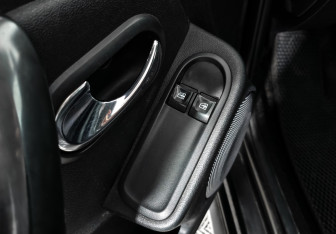 Подержанный автомобиль Renault Duster 2016 года (10 фото)