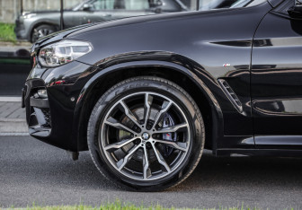 Подержанный автомобиль BMW X3 2018 года (10 фото)