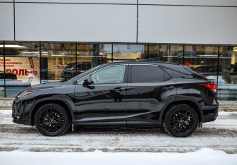 Подержанный автомобиль Lexus RX 2020 года (7 фото)