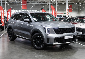 Подержанный автомобиль Kia Sorento 2024 года (4 фото)