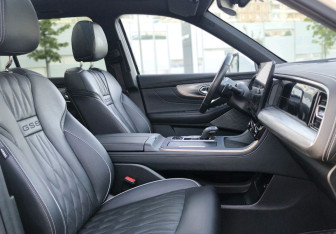 Подержанный автомобиль GAC GS8 2023 года (22 фото)