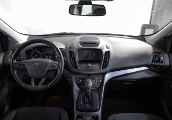 Подержанный автомобиль Ford Kuga 2017 года (8 фото)