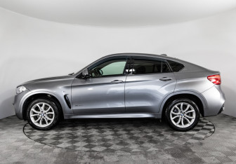 Подержанный автомобиль BMW X6 2018 года (10 фото)