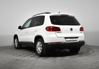 Подержанный автомобиль Volkswagen Tiguan 2012 года (7 фото)
