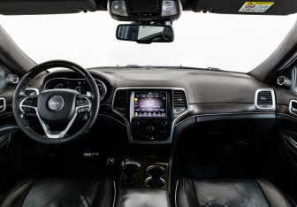 Подержанный автомобиль Jeep Grand Cherokee 2013 года (10 фото)