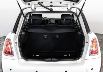Подержанный автомобиль MINI Hatch 2011 года (18 фото)