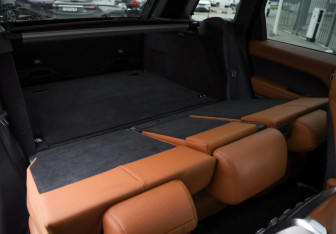 Подержанный автомобиль Land Rover Range Rover Sport 2013 года (33 фото)