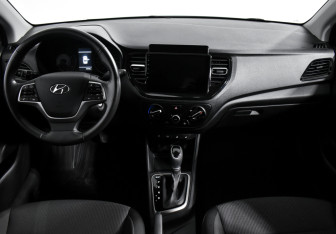 Подержанный автомобиль Hyundai Solaris Sedan 2020 года (14 фото)