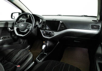 Подержанный автомобиль Kia Picanto 2015 года (9 фото)