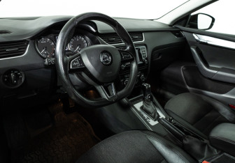 Подержанный автомобиль Skoda Octavia Liftback 2014 года (11 фото)