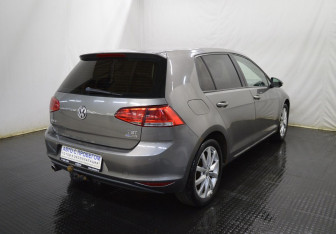 Подержанный автомобиль Volkswagen Golf Hatchback 2013 года (5 фото)