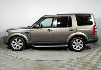 Подержанный автомобиль Land Rover Discovery 2014 года (8 фото)