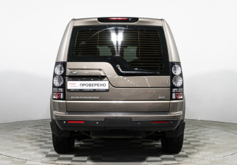 Подержанный автомобиль Land Rover Discovery 2014 года (6 фото)