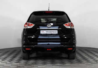 Подержанный автомобиль Nissan X-Trail 2016 года (6 фото)