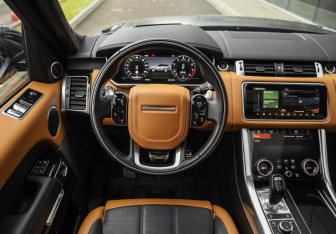 Подержанный автомобиль Land Rover Range Rover Sport 2021 года (13 фото)