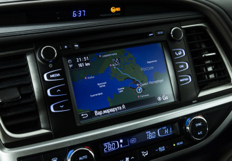 Подержанный автомобиль Toyota Highlander 2014 года (17 фото)