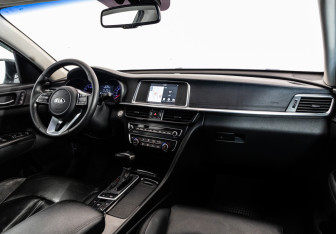 Подержанный автомобиль Kia Optima Sedan 2019 года (9 фото)