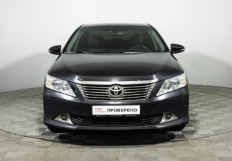 Подержанный автомобиль Toyota Camry Sedan 2014 года (2 фото)