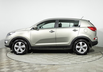 Подержанный автомобиль Kia Sportage 2015 года (8 фото)