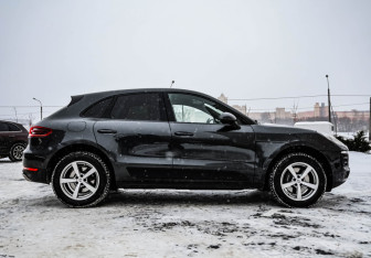 Подержанный автомобиль Porsche Macan 2016 года (6 фото)