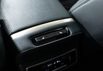 Подержанный автомобиль Changan CS95 2024 года (18 фото)