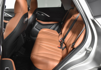 Подержанный автомобиль Omoda C5 2023 года (11 фото)