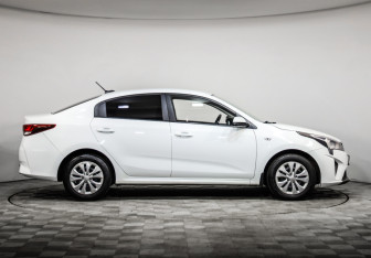 Подержанный автомобиль Kia Rio Sedan 2020 года (4 фото)