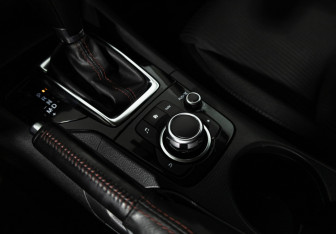 Подержанный автомобиль Mazda 3 Hatchback 2014 года (19 фото)