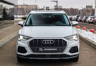 Подержанный автомобиль Audi Q3 2020 года (3 фото)