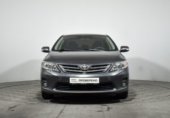 Подержанный автомобиль Toyota Corolla Sedan 2011 года (2 фото)