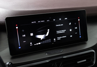 Подержанный автомобиль Geely Coolray 2021 года (20 фото)