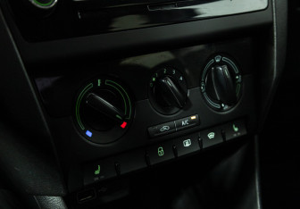 Подержанный автомобиль Skoda Rapid Liftback 2019 года (15 фото)