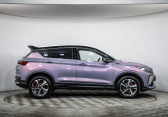 Подержанный автомобиль Geely Coolray 2023 года (4 фото)